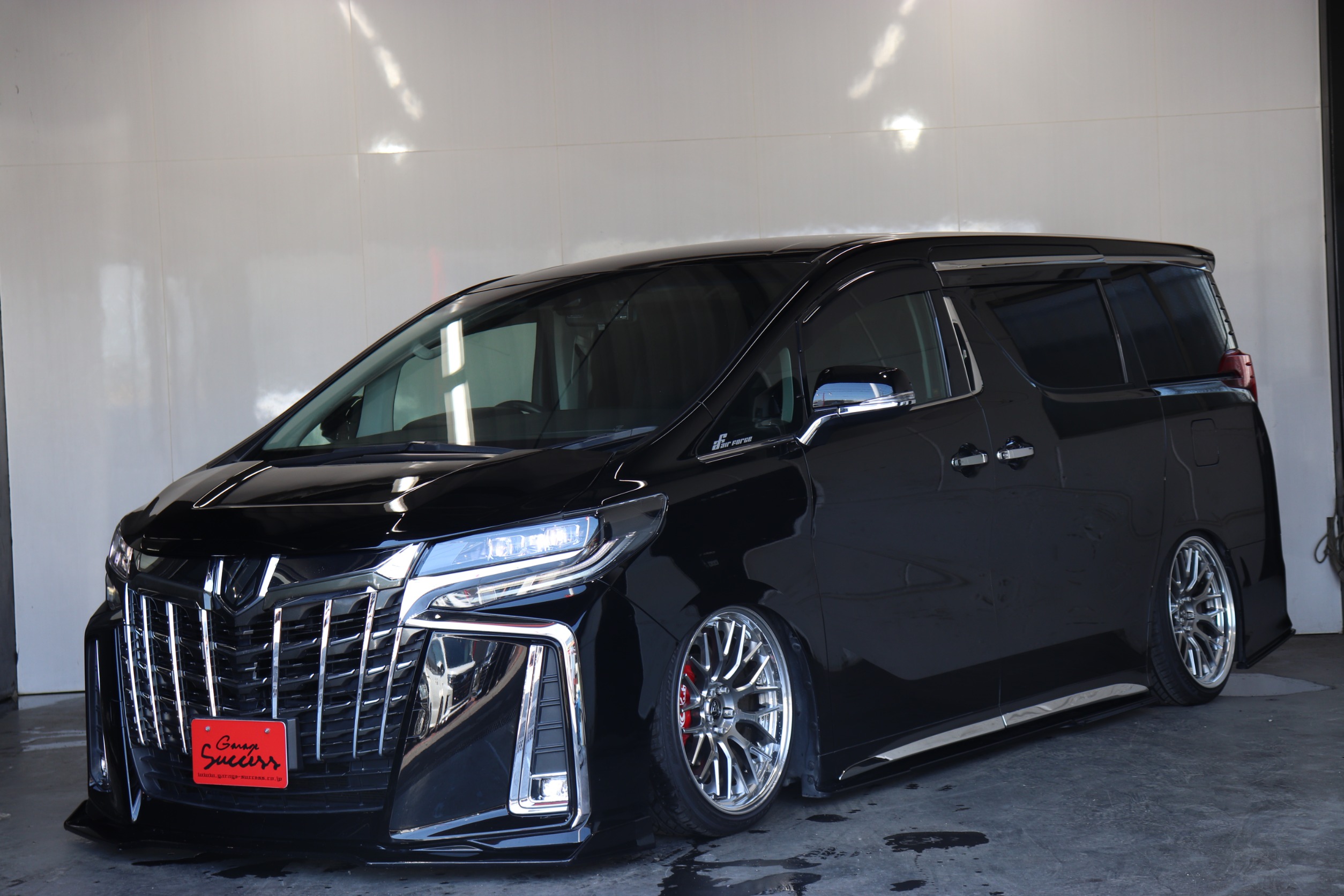 KHS CLUB2100 完成車 カスタム有 話題のスズキ「KATANAブロック」が成田空港で販売開始 6分の1の迫力